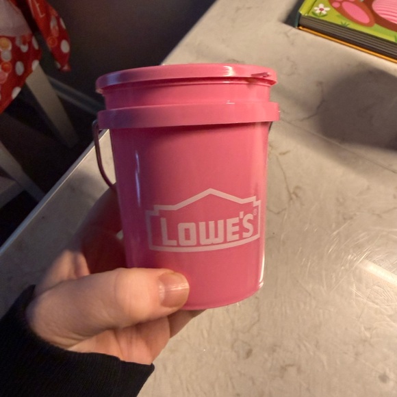2 Pink Lowe's Buckets with Lid - Picture 5 of 6